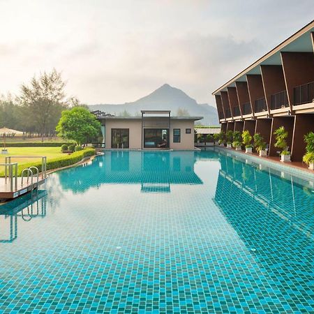 La Isla Pranburi Beach Resort Sam Roi Yot Exterior photo